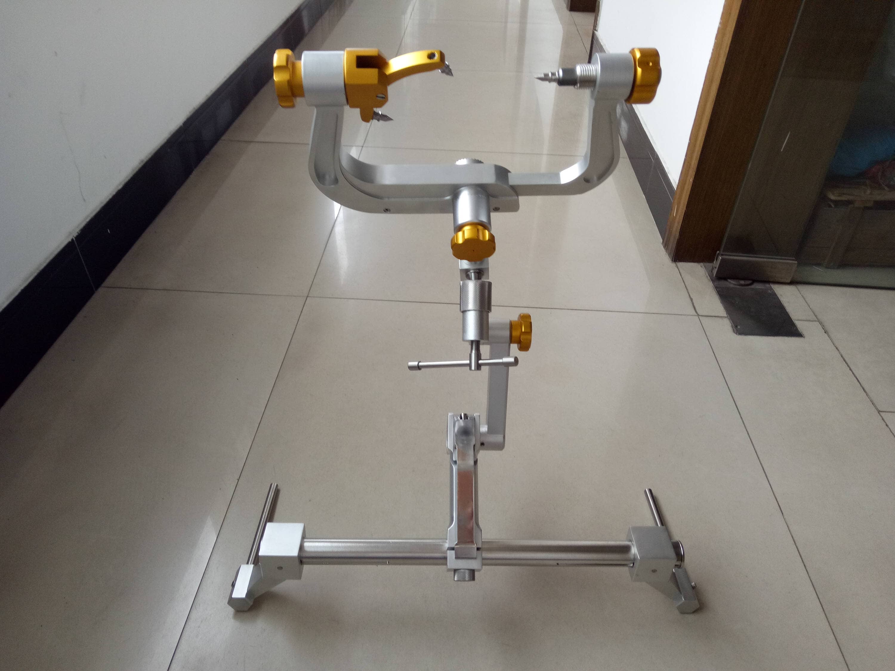 Three-Pin Cranial Head Holder with Ball-Socket Adapter image 3